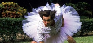 Спрятала под юбкой: под Харьковом женщина пыталась пронести через таможню 49 айфонов