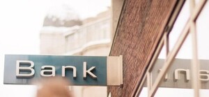 Зафарбували камеру і викрали термінал з грішми: на Шевченка пограбували банк