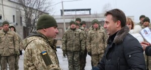 Руководитель облсовета Глеб Пригунов поздравил военных на передовой