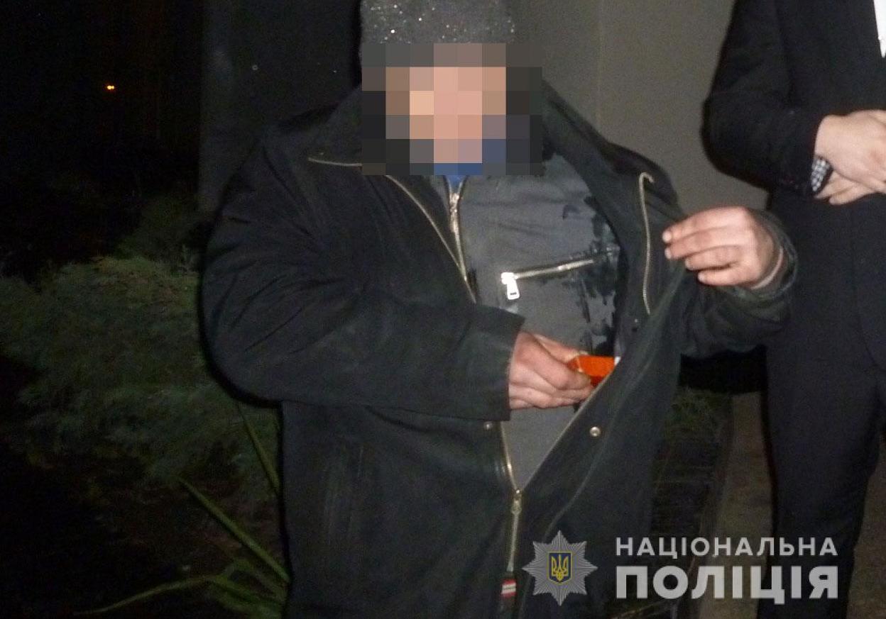 Новость - События - Закурил в неположенном месте и попался полиции: в Днепре случайно задержали мужчину со взрывчаткой