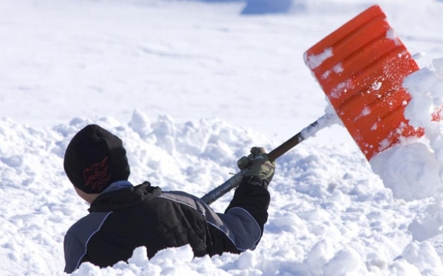 Предпринимателей Днепра заставляют убирать снег. Фото: pixabay.com