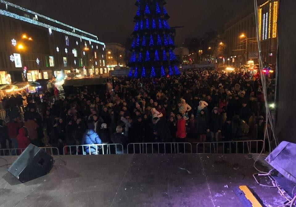 Новость - События - Более 7 тысяч днепрян встретили новый год на центральной площади города