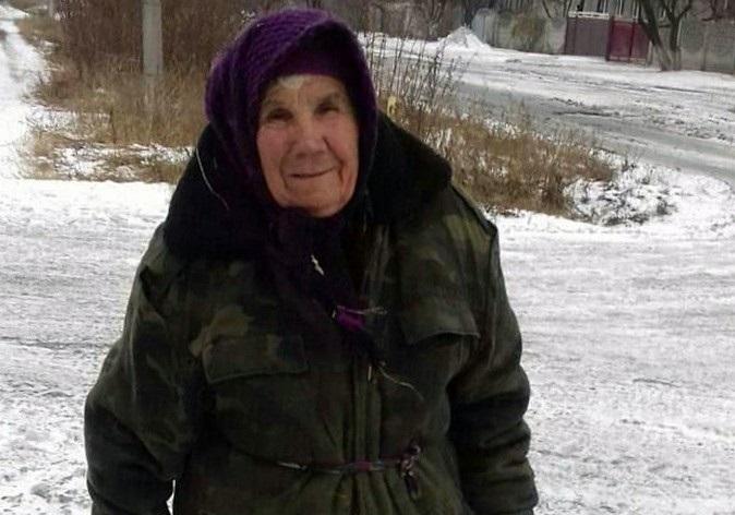 В селе улицы облагораживает 83-летняя бабушка. фото: petropavlivka.city.