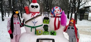 Полюбуйся: на Садах-2 появились яркие снеговики