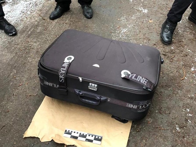 Тело девушки нашли в чемодане. фото: Нацполиция
