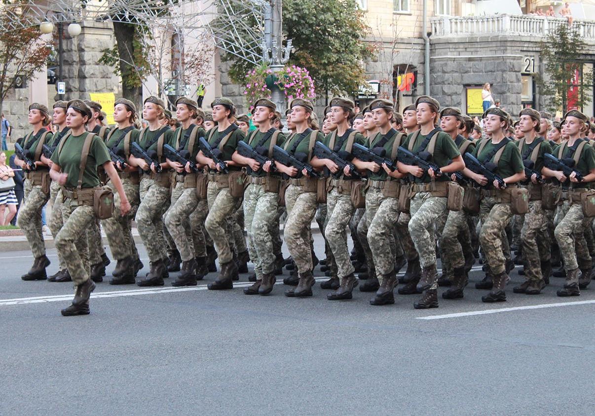 В военный лицей впервые начнут принимать девушек. Фото: Народная правда