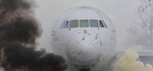 До львівського аеропорту з’їхалися пожежники і 