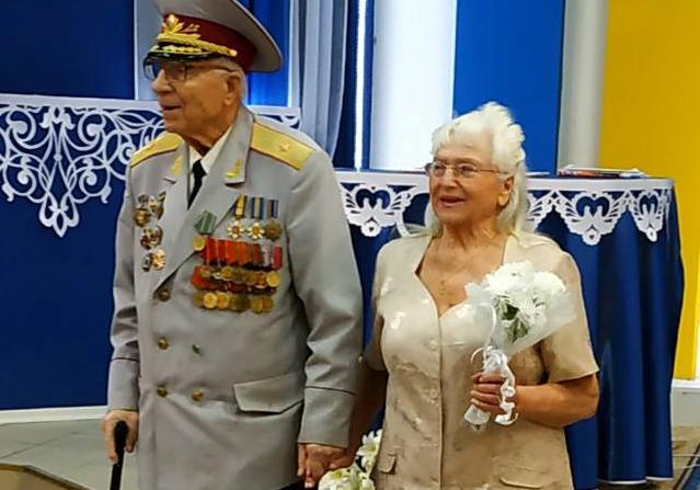 Заново женились бабушка с дедушкой. фото: fb Константин Морозов