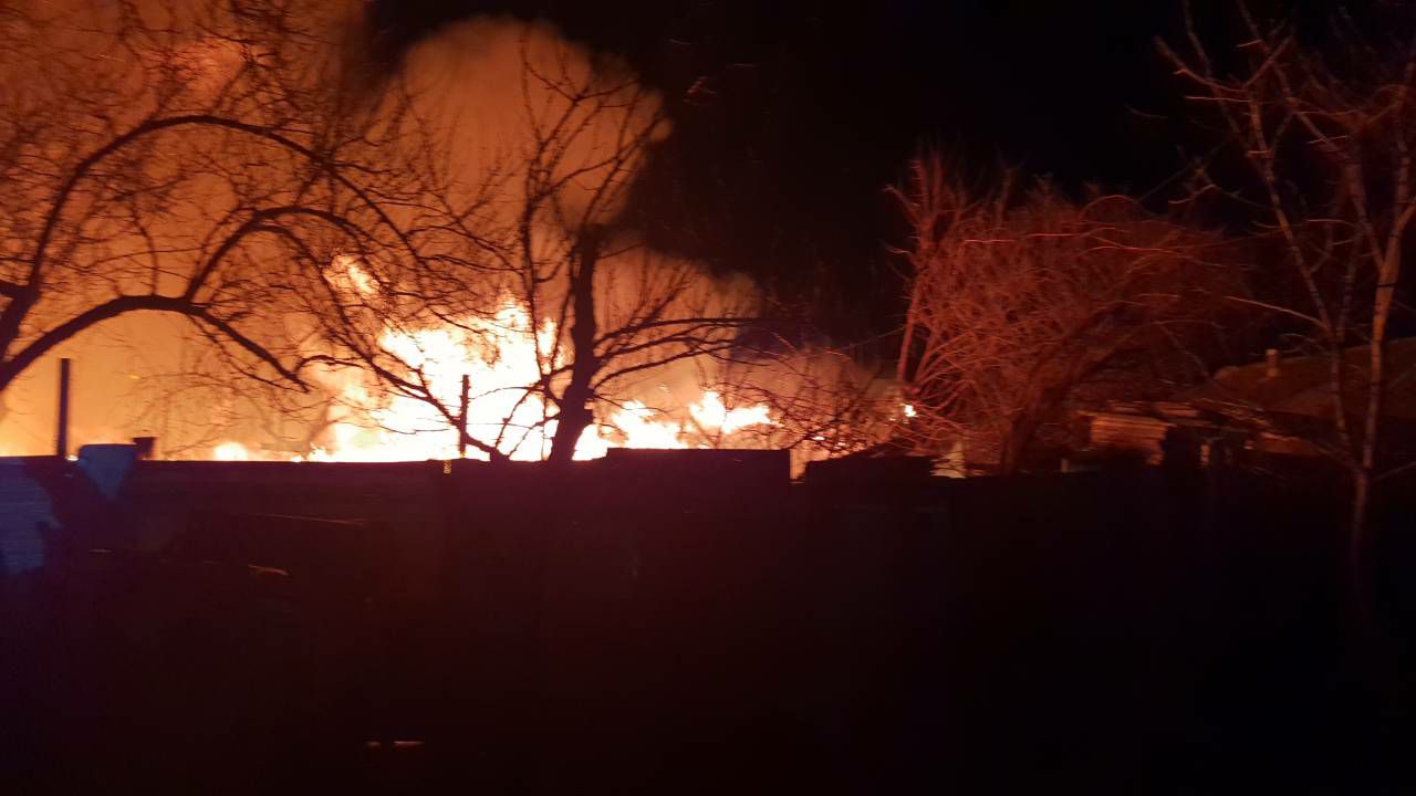 Пожар на Универсальной в Днепре. фото: ГСЧС