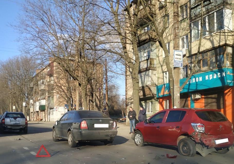 Автосалон на богдана хмельницкого