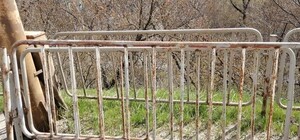 Не надо так: с Амурского моста украли забор