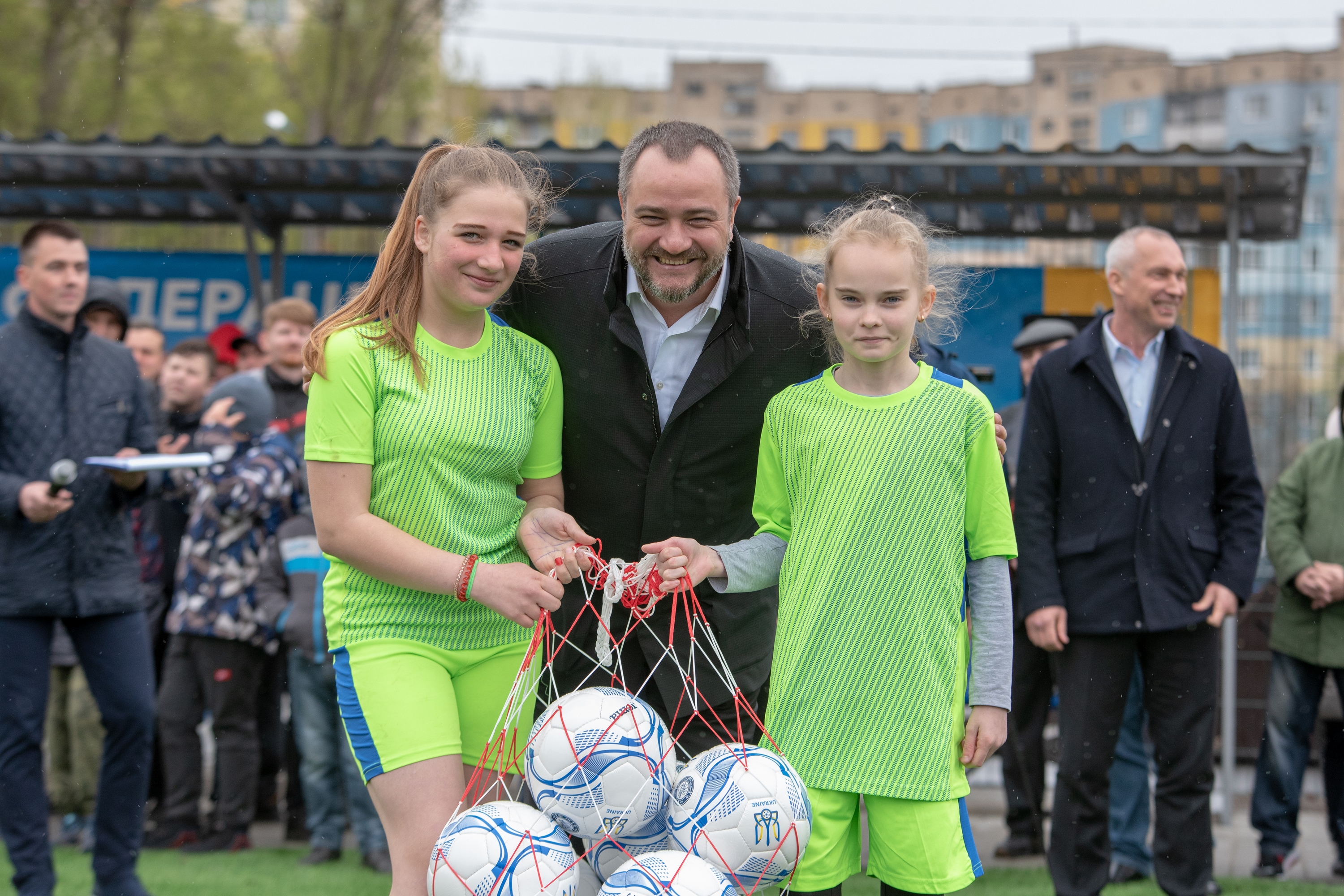 Новость - События - Андрей Павелко открыл в Днепропетровской области два новых футбольных поля с искусственным покрытием