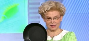 Развлечения или психоз: в Одессе кто-то кидал по припаркованным автомобилям сковородки