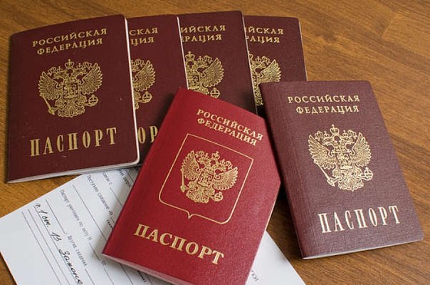 Новость - События - "Просчитали" претендентов: Путин захотел раздать российские паспорта всей Украине