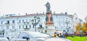 Чудеса тюнинга: по Одессе разъезжает Mitsubishi, переделанная в Lamborghini