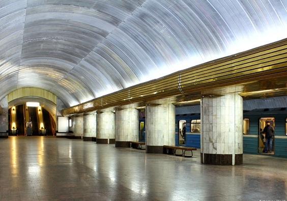 В Днепре "заминировали" метро. Фото: Артем Костюк