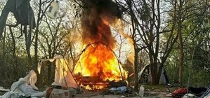 Видеофакт: ночью в Киеве неизвестные сожгли поселение ромов