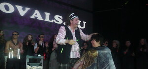 Парикмахер Джулии Робертс и Деми Мур ищет работу в Донецке