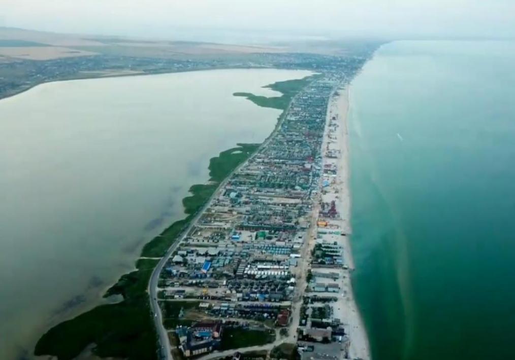 Азовское море с высоты птичьего полета. Кадр с видео