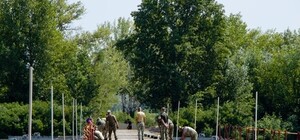 Он не на века: когда уберут понтонный мост на Монастырский остров