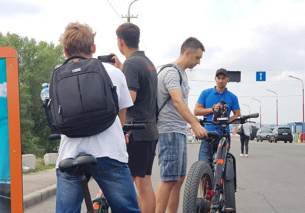 Раньше на Новом мосту можно было взять велосипед на прокат бесплатно / фото: Citrus.ua