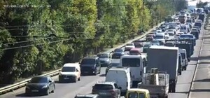 Объезжай: на Амурском мосту огромная пробка из-за ДТП