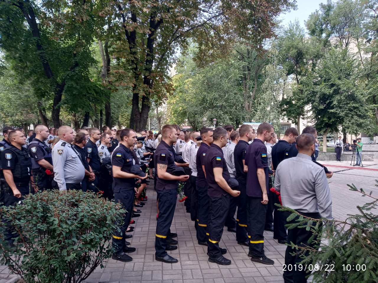 В центре почтили память погибших правоохранителей / фото: Департамент парків та рекреації Дніпровської міської ради