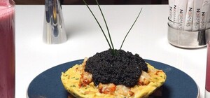 Икра из свеклы и оладьи с кальмаром: какие странные блюда можно заказать в Днепре