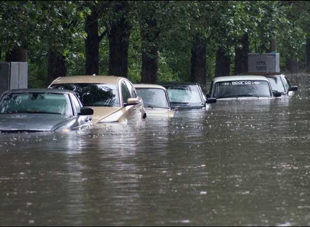 В Днепре случился потоп; antikor.com.ua