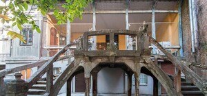 Есть бюрократия и нет денег: почему разваливается самый красивый дом Днепра