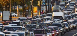 Жуткие ДТП, километровые пробки и плохая погода: в городе транспортный коллапс