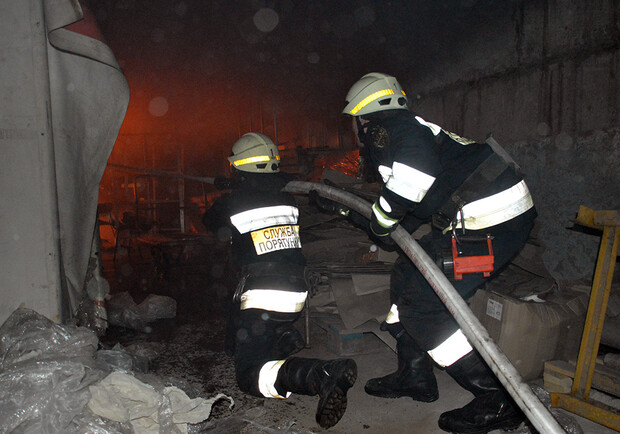 Пожар на улице Руденко / фото и видео: ГСЧС