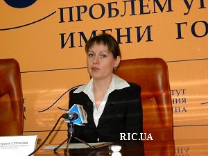 Управляющая по визовому сервису в Днепропетровске компании PONY EXPRESS Светлана Струкова. Фото с  сайта  ИА РИЦ