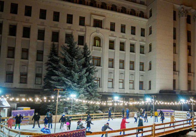 Прокатись: возле Офиса президента заработал каток