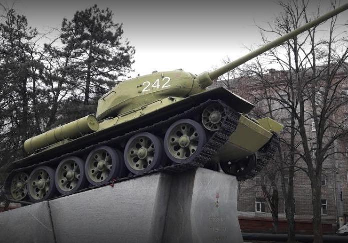 В Днепре хотят перенести памятник-танк Генералу Пушкину / фото: GoogleMaps