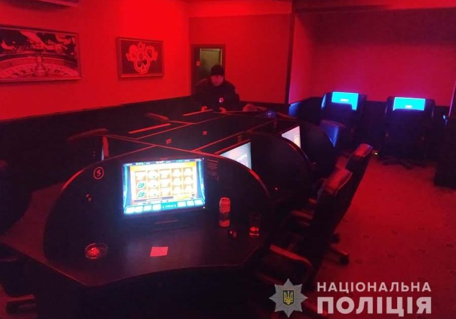 Работники обзванивали клиентов: на Таирова накрыли лотомаркет