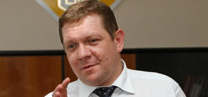 Госисполнителей научат вежливо отбирать у дончан телевизоры и автомобили