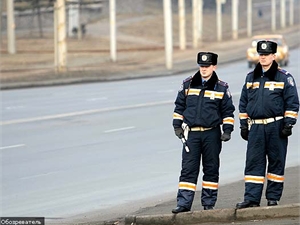 И настоящие инспектора могут стать жертвами аферистов. Фото с сайта www.xauto.com.ua 
