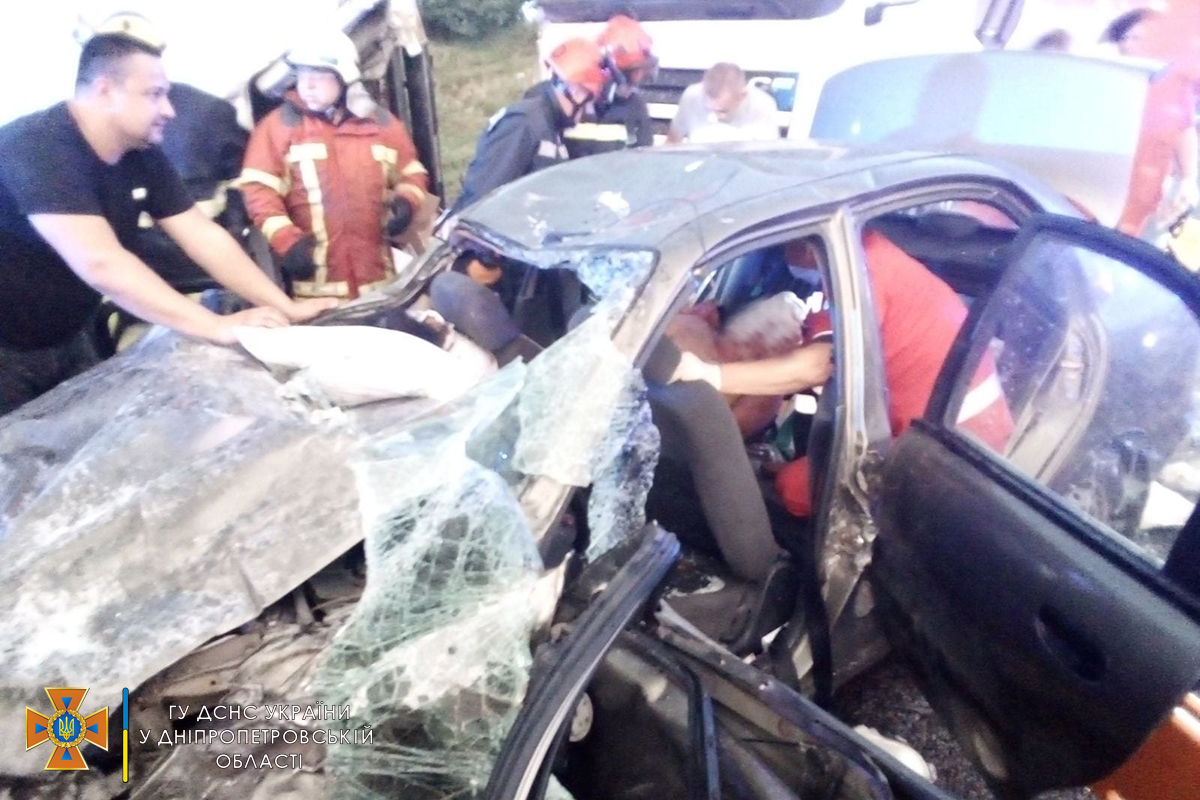 Один человек погиб, четверо &ndash; в больнице / фото: ГСЧС