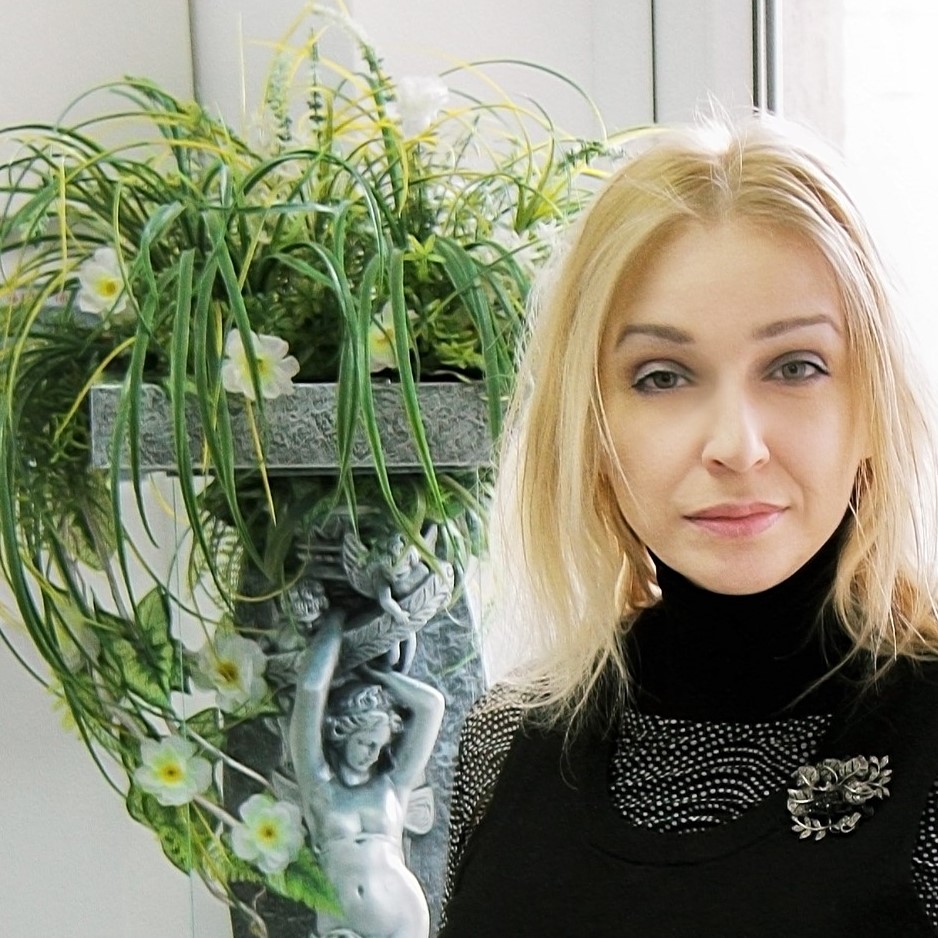 Сама Ксенья, у которой сгорел дом / фото со страницы fb Ксеньи Светлой