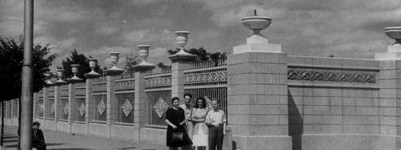 Как видим, раньше вазоны были разного размера / фото: fb Мэлор Назаров