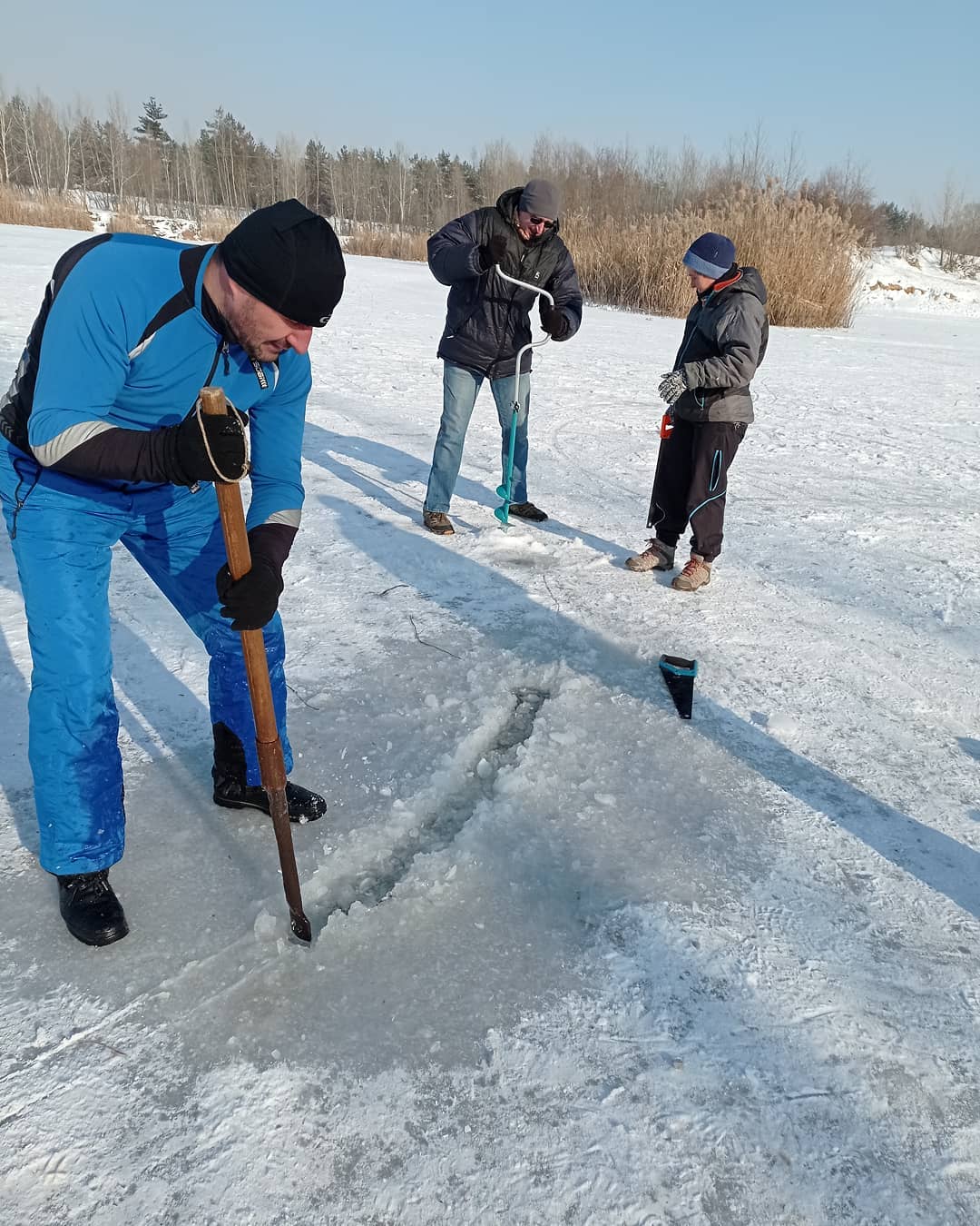 Вот так делали круг посреди озера / фото: fb Игорь Кочет