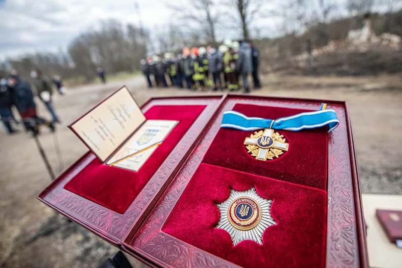 Такіе награди получили спасатели / фото: ГСЧС