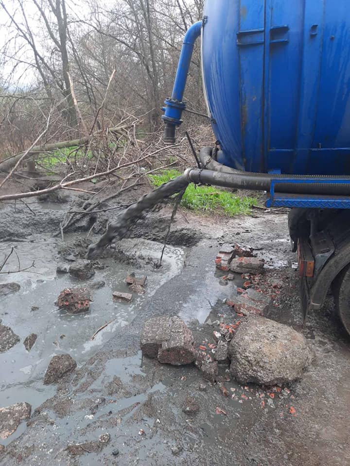 Вот эту машину заметили экологи / фото: fb Татьяна Лампика