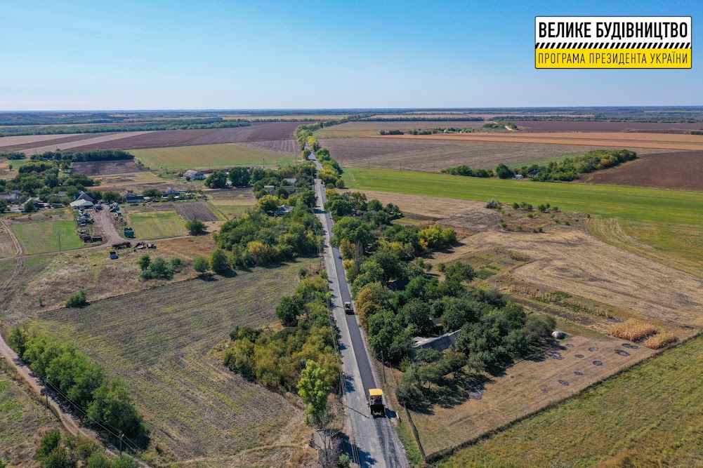 Еще две уже готовы: в Каменском районе ремонтируют две дороги фото 7 6