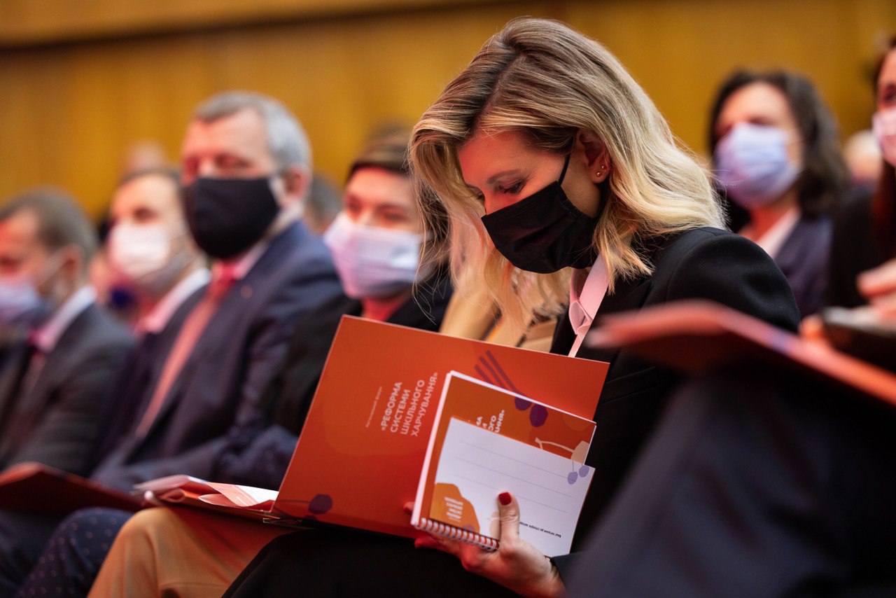 С первой леди: в ДнепрОГА на масштабном форуме обсудили реформу системы школьного питания фото 3 2