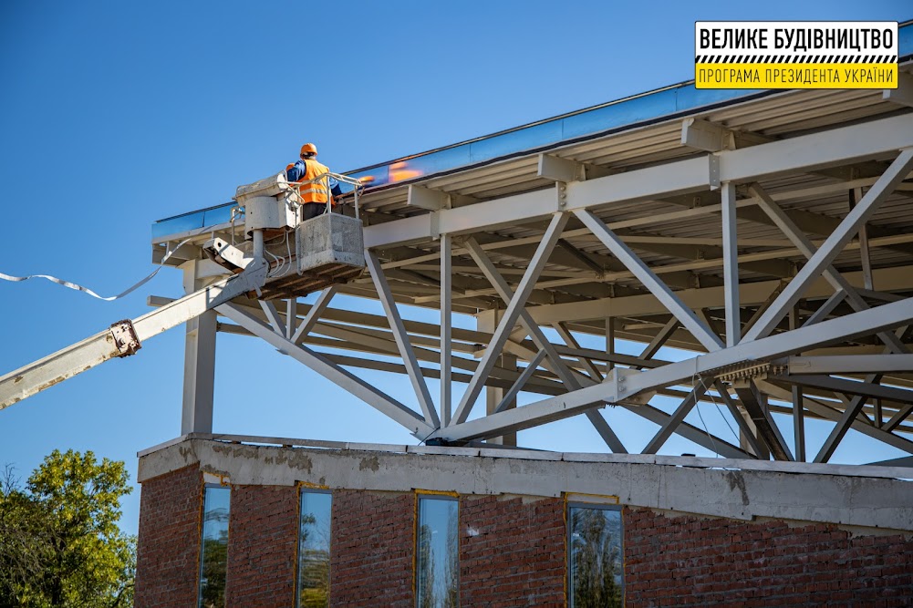 Поплавать, оздоровиться, отдохнуть: в Никополе строят современный спорткомплекс фото 6 5