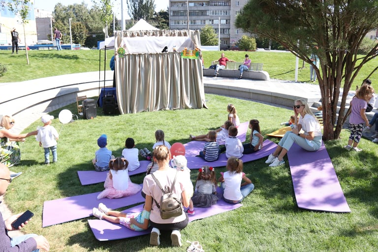 "Затишний і красивий": дніпряни у захваті від нового скверу на Слобожанському проспекті фото 1