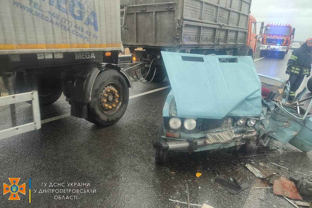 Зіткнулися два легковики -