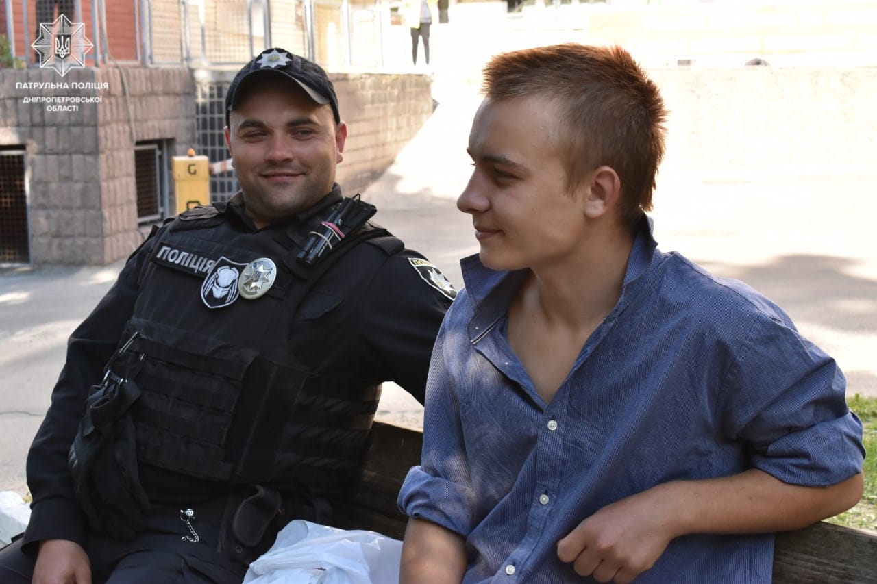 Ростислав знову посміхається - фото: facebook.com/dnipropolice